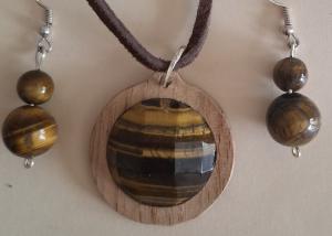  wood pendant and earing set