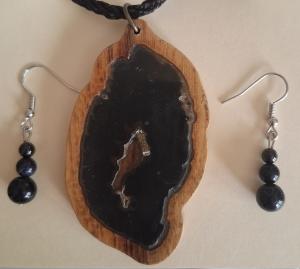  wood pendant and earing set