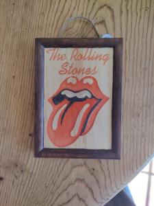 Rolling stones tongue