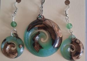  wood pendant and earing set