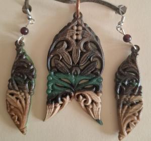  wood pendant and earing set
