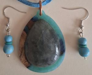  wood pendant and earing set
